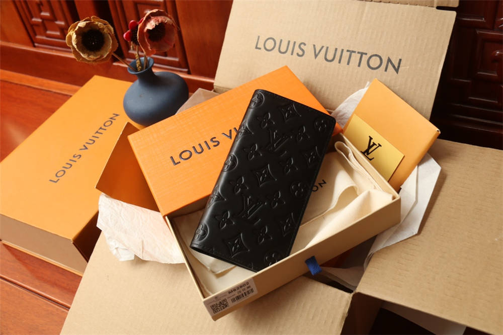 Louis Vuitton wallet BRAZZA M62900  2025 new 